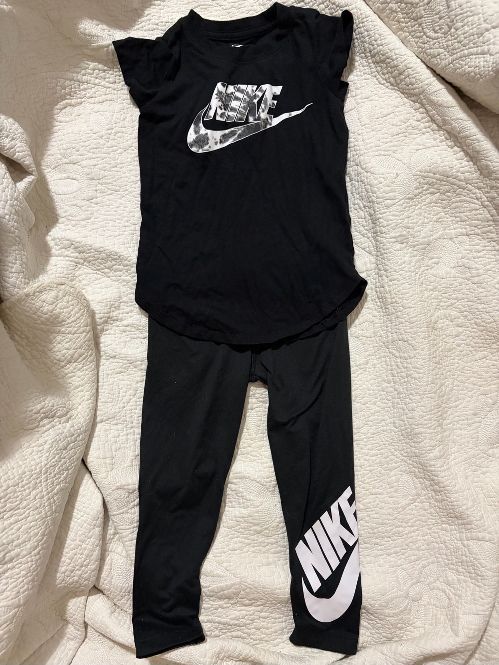 Girls size 4T Nike Black Tee and Leggings Set with White Logo